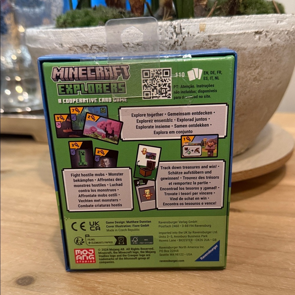 Ravensburger Minecraft Explorers Card Game - Picture 2 of 2